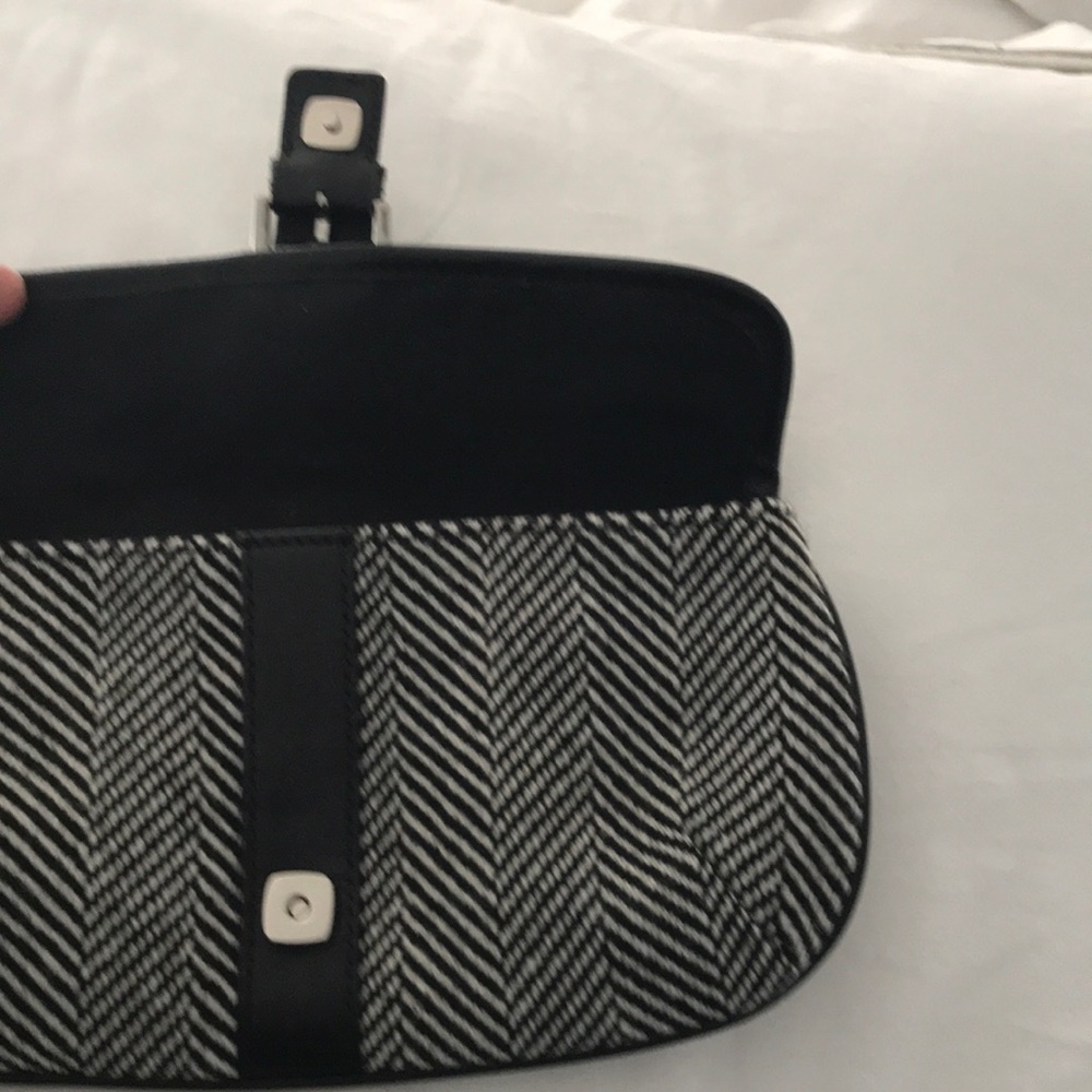 Herringbone clutch